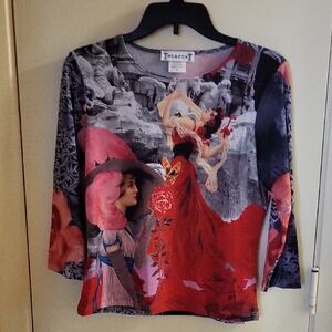 Vintage-Look Artistic Top